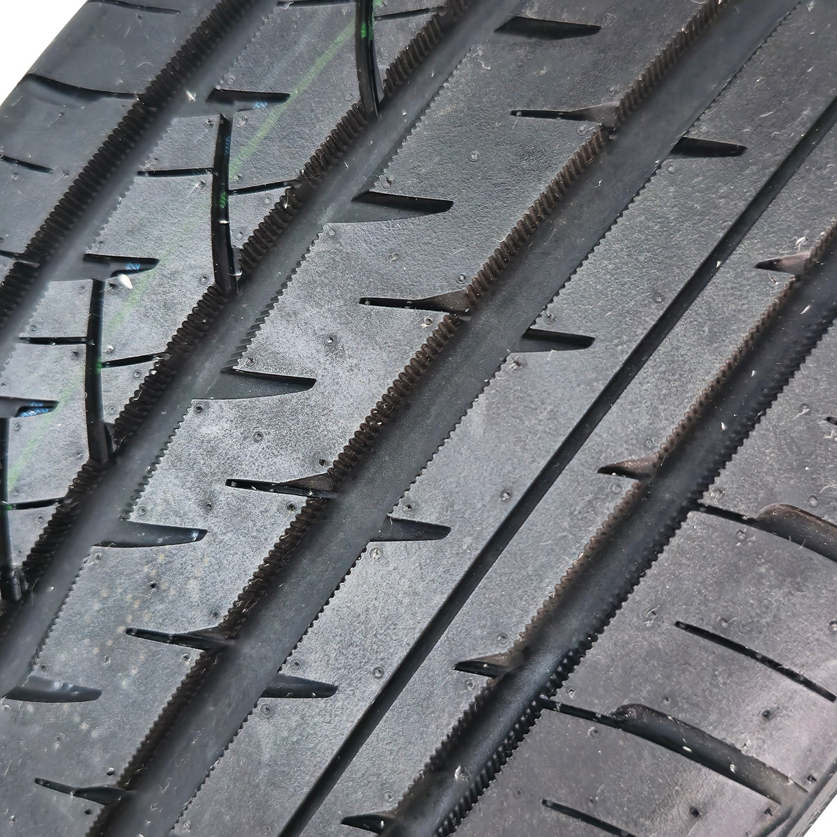 Llantas FRONWAY Eurus 08 215/45R18 | Virtual Llantas